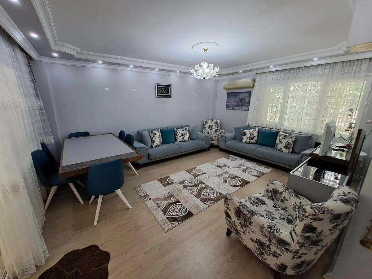 Kusadasi Deniz Yildizi Sitesi Havuzlu