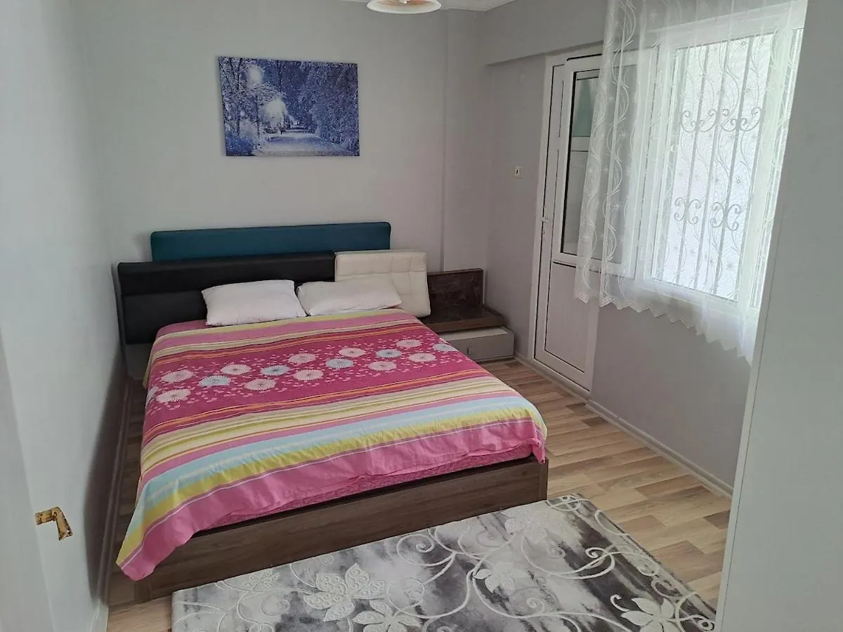 Kusadasi Deniz Yildizi Sitesi Havuzlu Villa