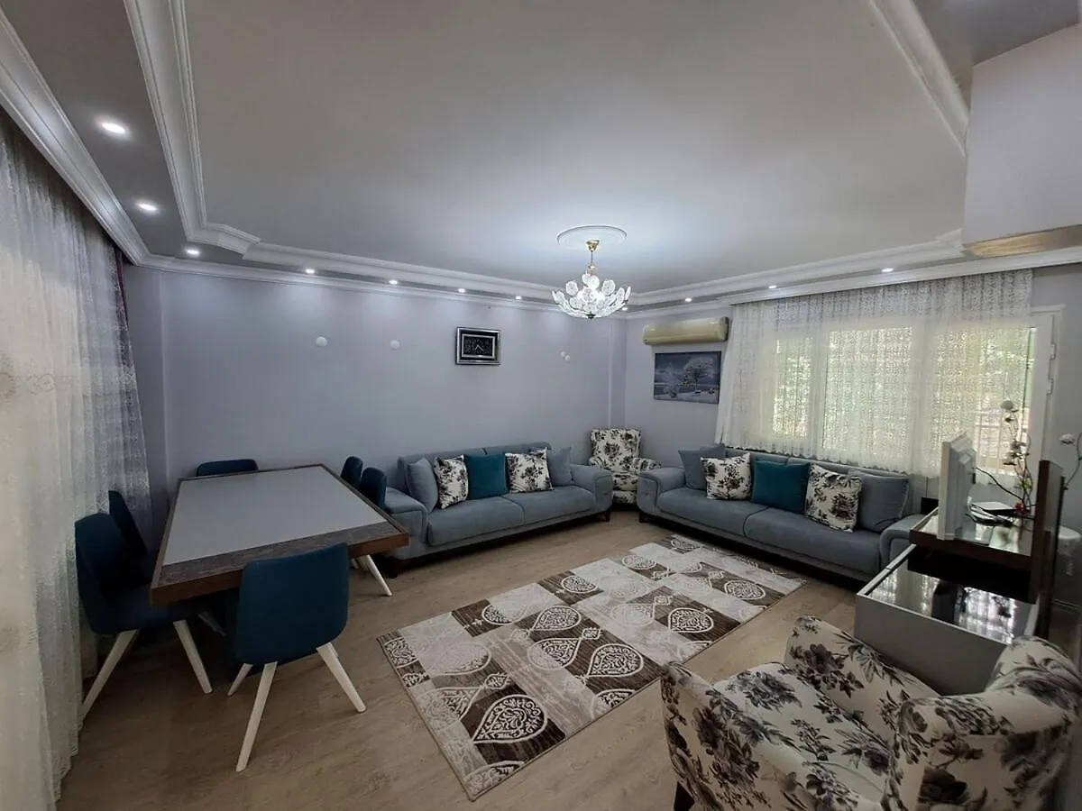 Villa Kusadasi Deniz Yildizi Sitesi Havuzlu Turkey