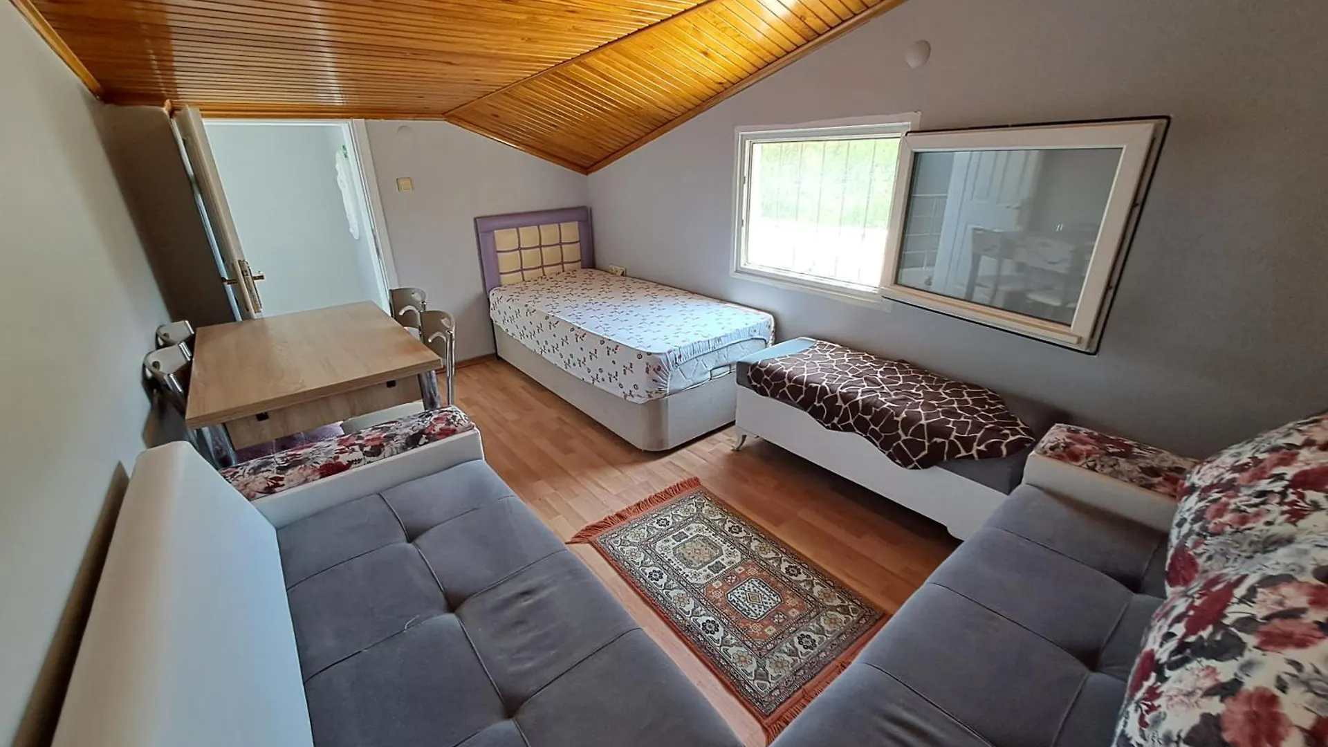 Kusadasi Deniz Yildizi Sitesi Havuzlu Turquía