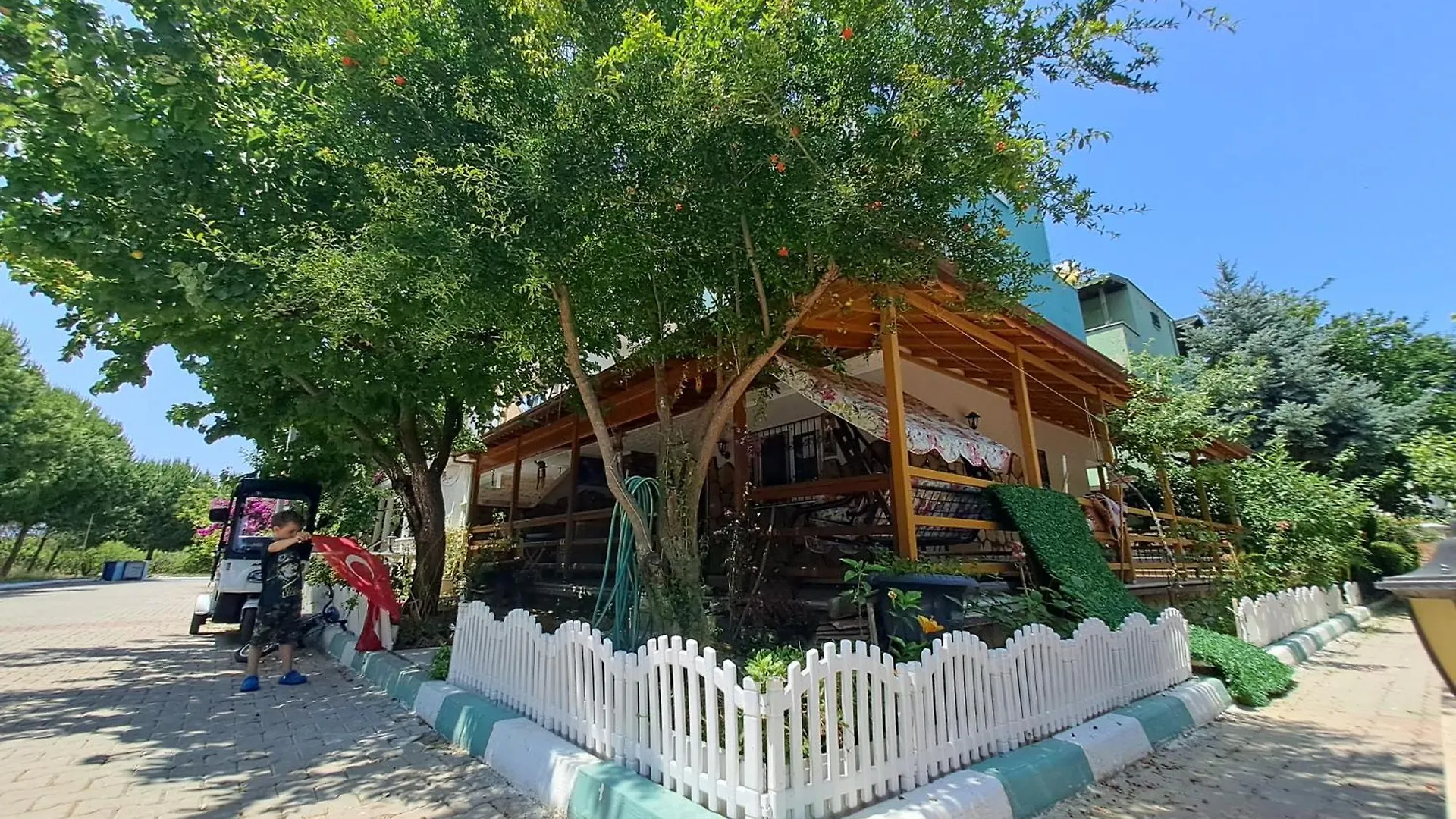 Kusadasi Deniz Yildizi Sitesi Havuzlu Villa