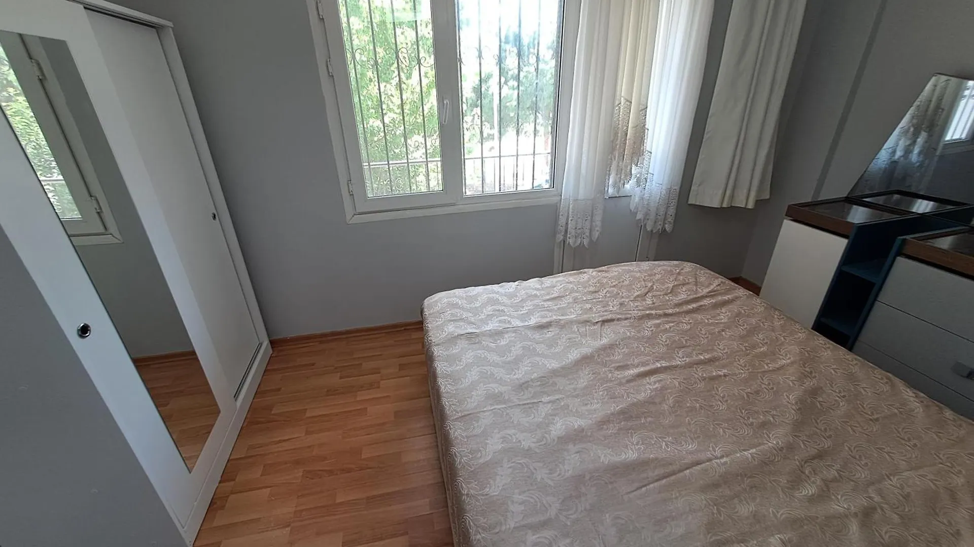 Kusadasi Deniz Yildizi Sitesi Havuzlu Villa