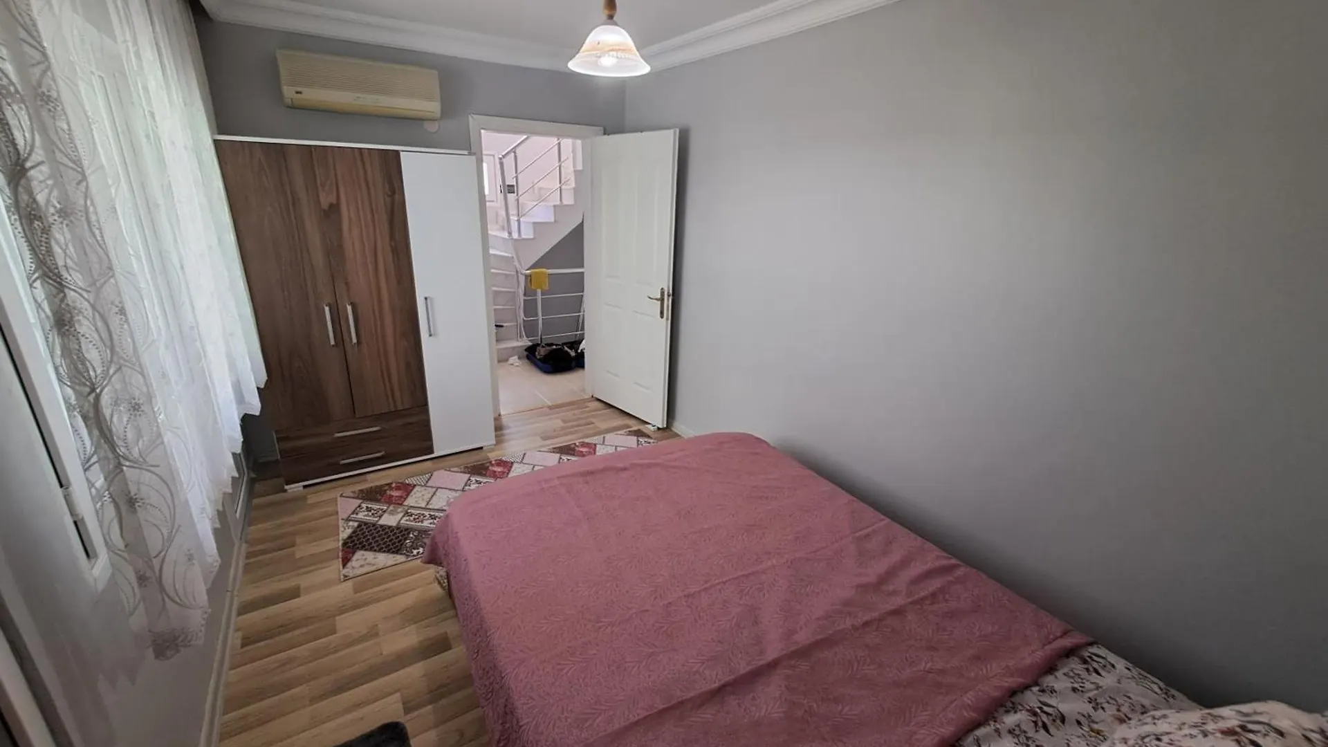 Kusadasi Deniz Yildizi Sitesi Havuzlu Villa