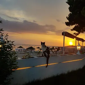Otel Sevilla, Kuşadası